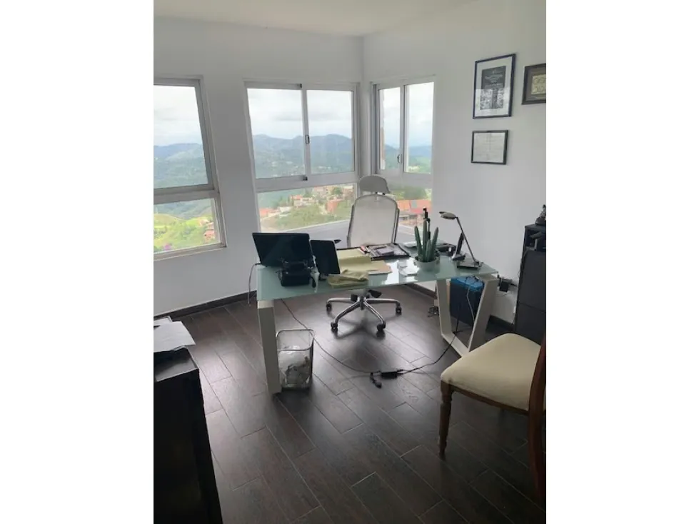 Vendo Casa de 3 Niveles en Urbanización Oripoto - 18