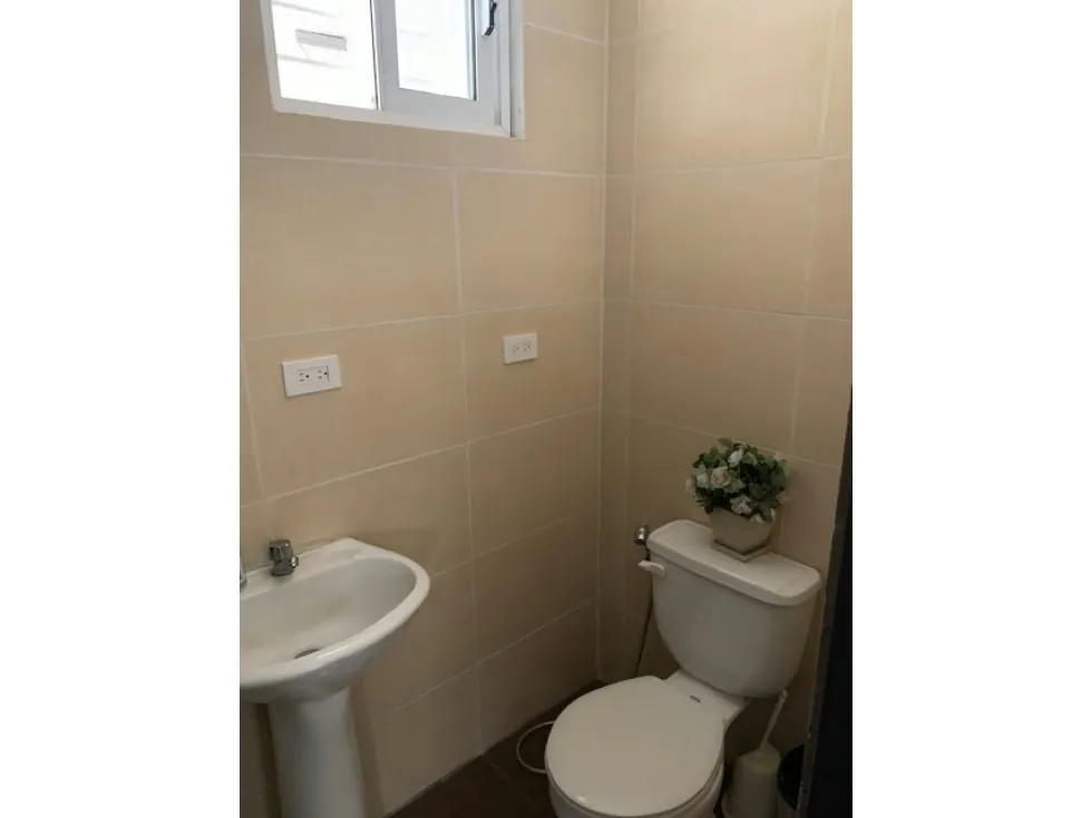 Vendo Casa de 3 Niveles en Urbanización Oripoto - 23