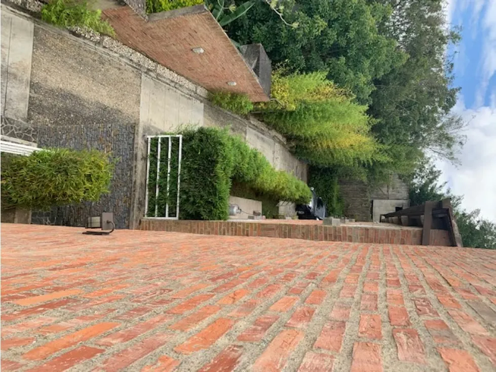 Vendo Casa de 3 Niveles en Urbanización Oripoto - 5