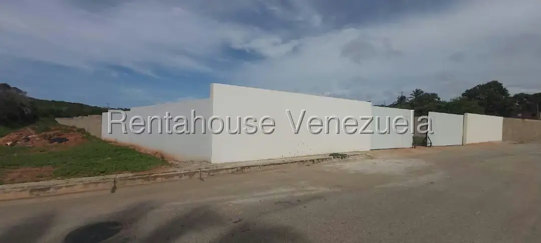 Terreno (Comercial) en Venta en Maneiro, Nueva Esparta - 2