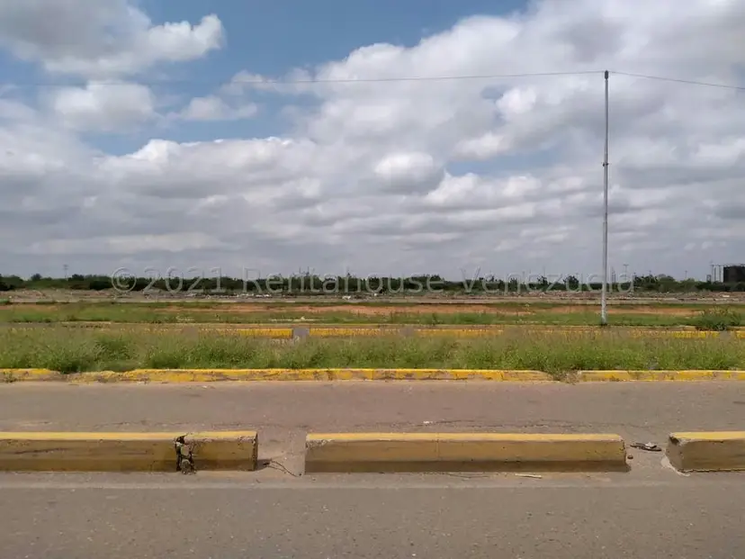 Terreno (Residencial) en Venta en Via La Concepcion, Zulia