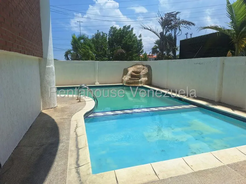 Apartamento (1 Nivel) en Alquiler en Av Diego Bautista Urbaneja, Anzoategui - 15