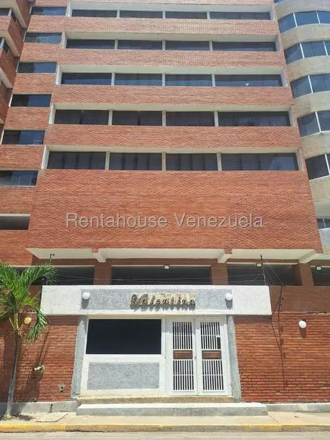 Apartamento (1 Nivel) en Alquiler en Av Diego Bautista Urbaneja, Anzoategui - 17