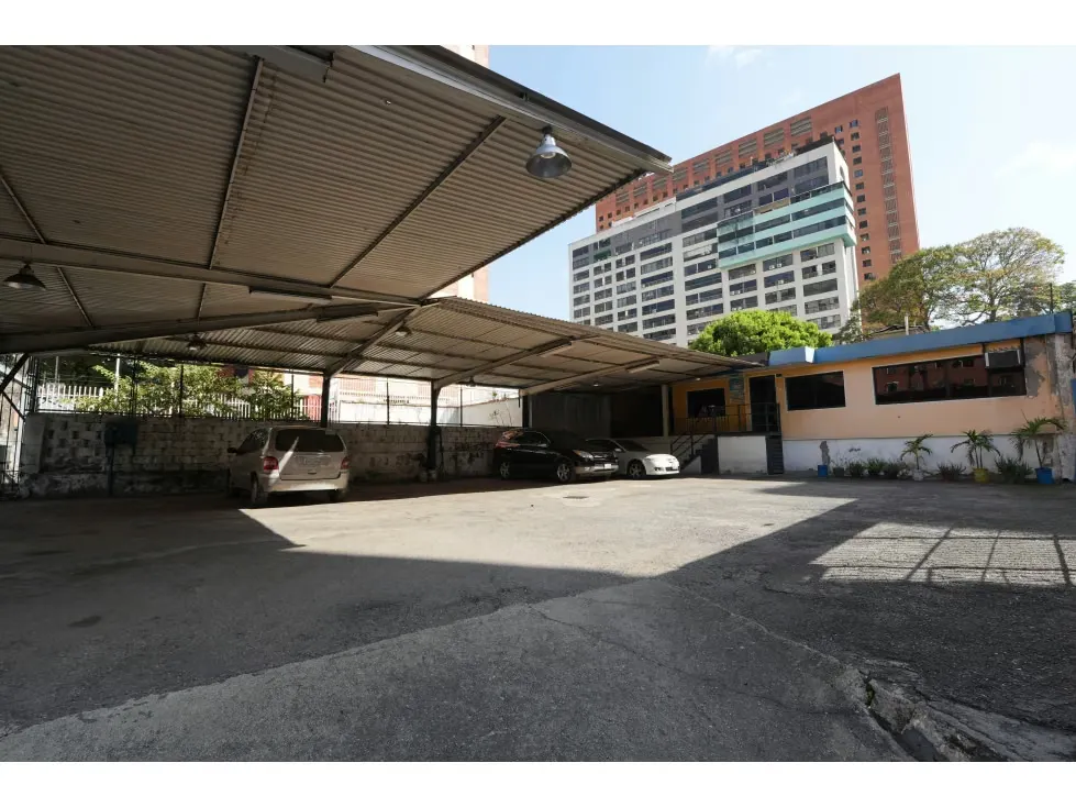 Se vende galpón 220m2 Sabana Grande 1444