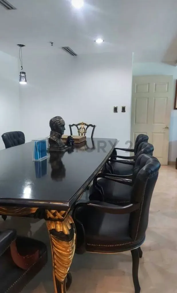 Alquiler de oficina completa en 2500$ o cubículos de 20mtrs cada uno en 650$ - 7
