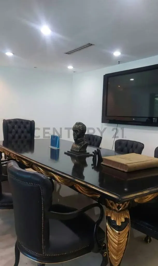 Alquiler de oficina completa en 2500$ o cubículos de 20mtrs cada uno en 650$ - 8