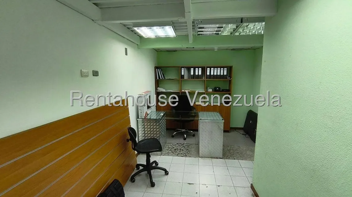 Local Comercial en Venta en Macaracuay, Distrito Metropolitano - 16