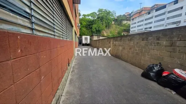 En venta Edificio Industrial - 2