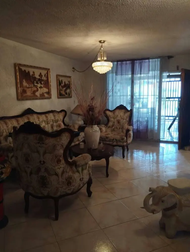 EN VENTA LINDA Y ACOGEDORA CASA EN URBANIZACION LAS QUINTAS DE NAGUANAGUA - 2