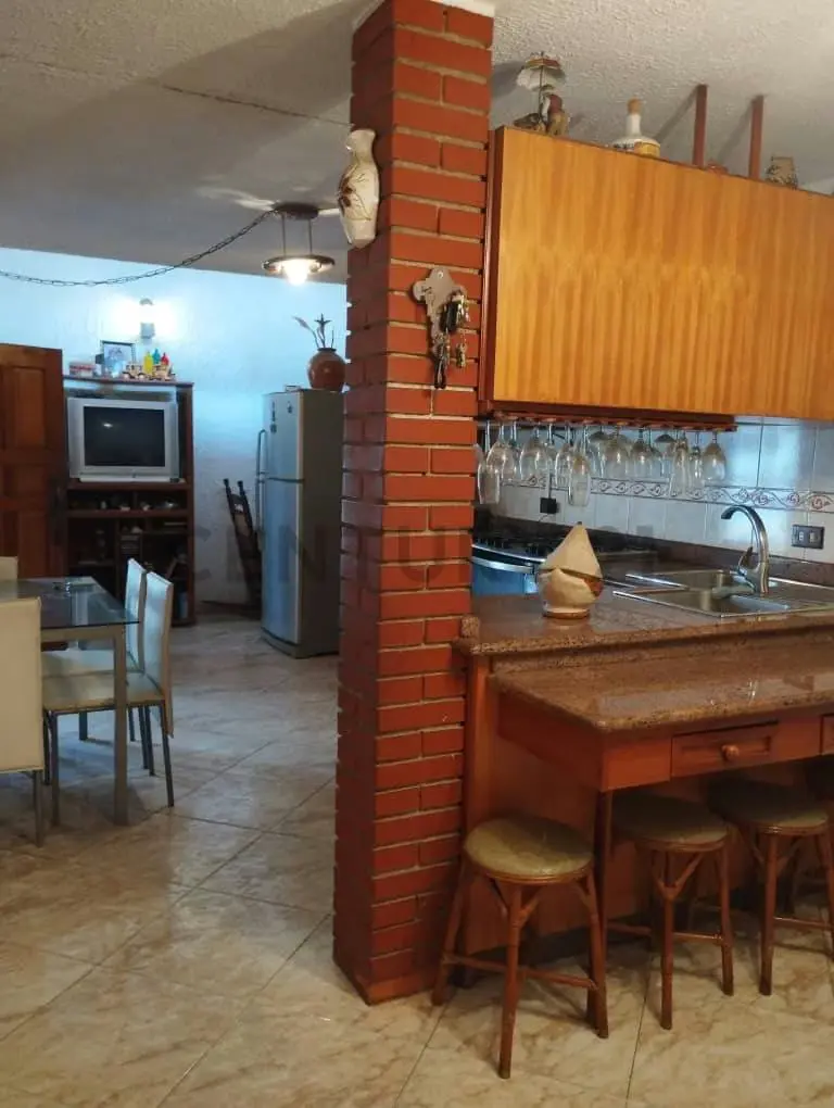 EN VENTA LINDA Y ACOGEDORA CASA EN URBANIZACION LAS QUINTAS DE NAGUANAGUA - 5