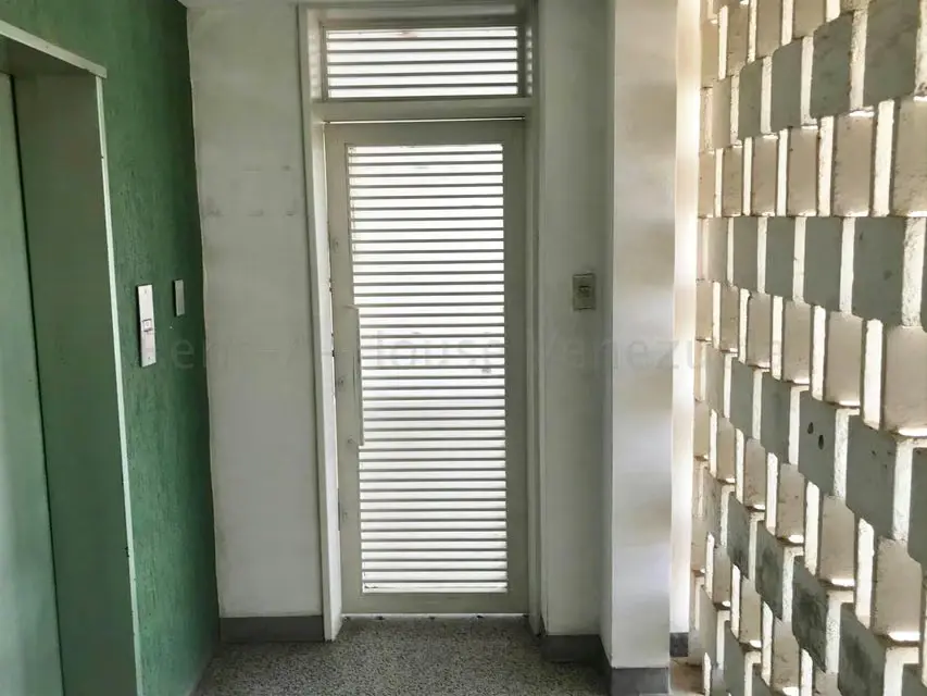 Local Comercial en Alquiler en Avenida Bella Vista, Zulia - 2
