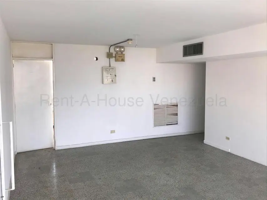 Local Comercial en Alquiler en Avenida Bella Vista, Zulia - 4
