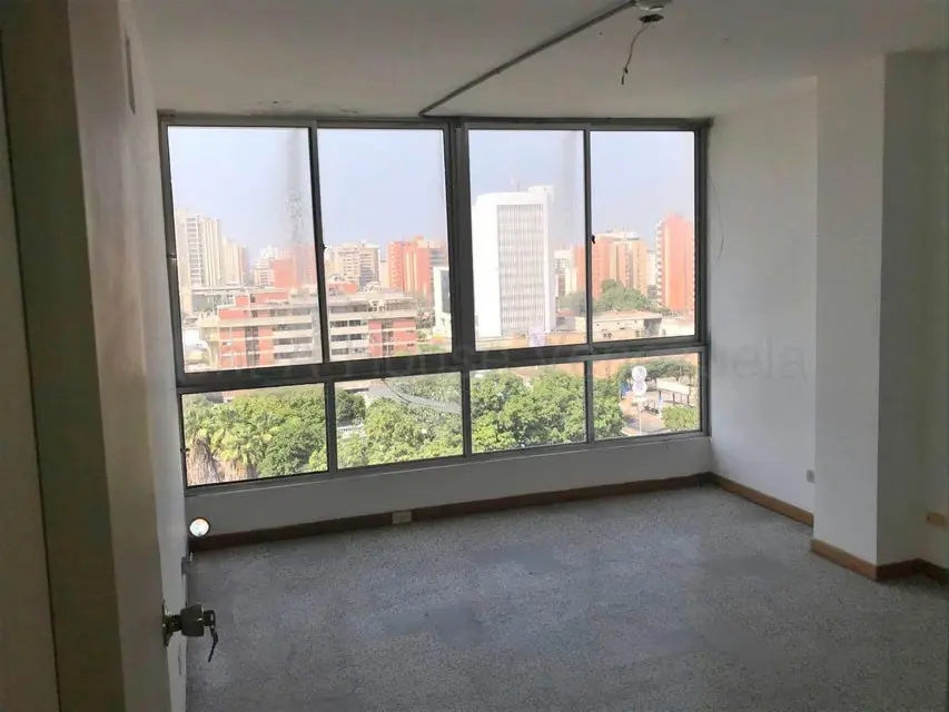 Local Comercial en Alquiler en Avenida Bella Vista, Zulia - 5