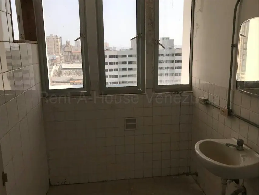 Local Comercial en Alquiler en Avenida Bella Vista, Zulia - 10