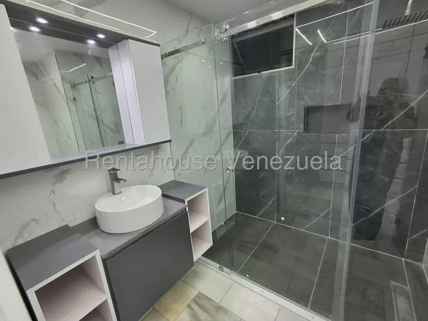 Apartamento (1 Nivel) en Venta en Zona Este, Lara - 13