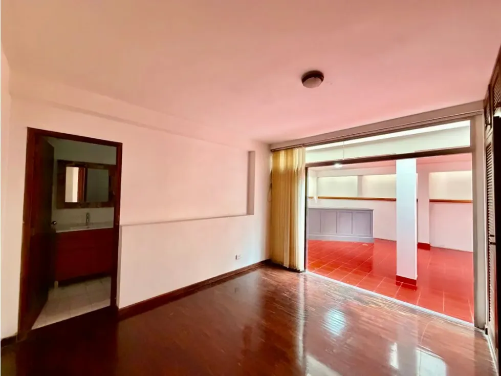 Se vende PB 300m2 + 300m2 jardín 3h+s/5b/4p Lomas de Las Mercedes - 17
