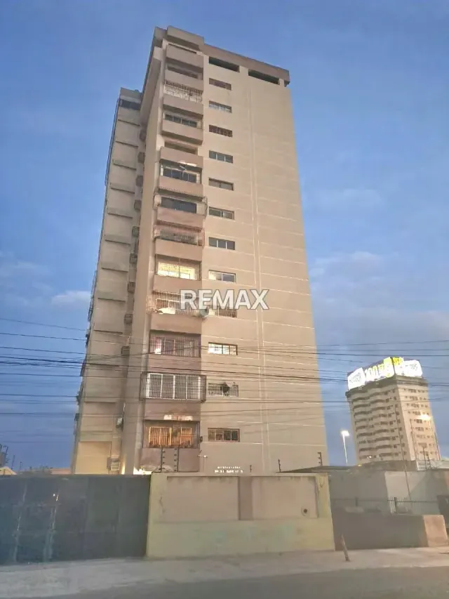 APARTAMENTO EN ALQUILER – EDIFICIO RESIDENCIAS PALMERA