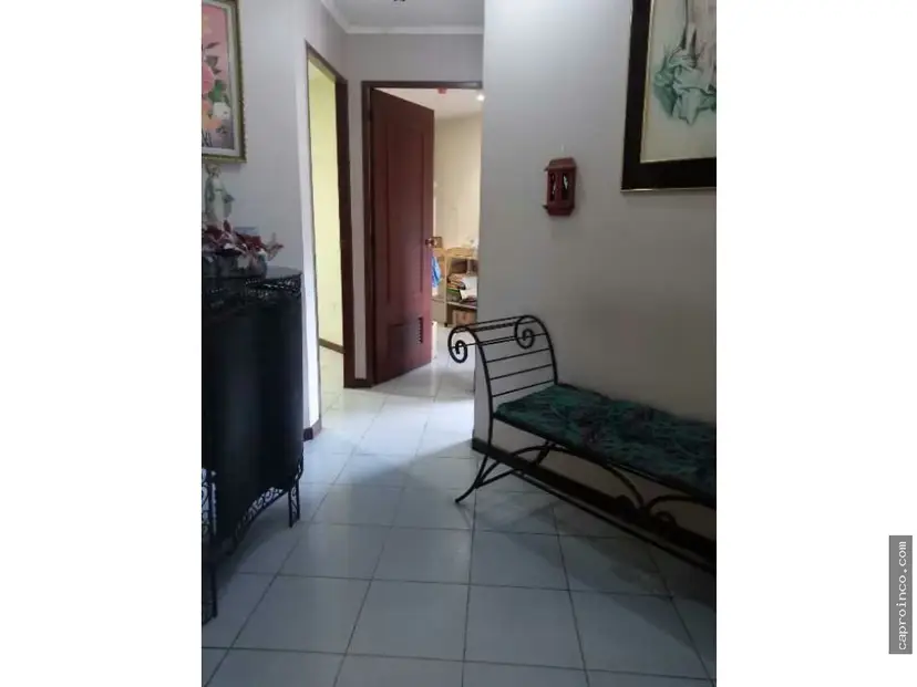 En Alquiler consultorio amoblado ubicado en Naguanagua