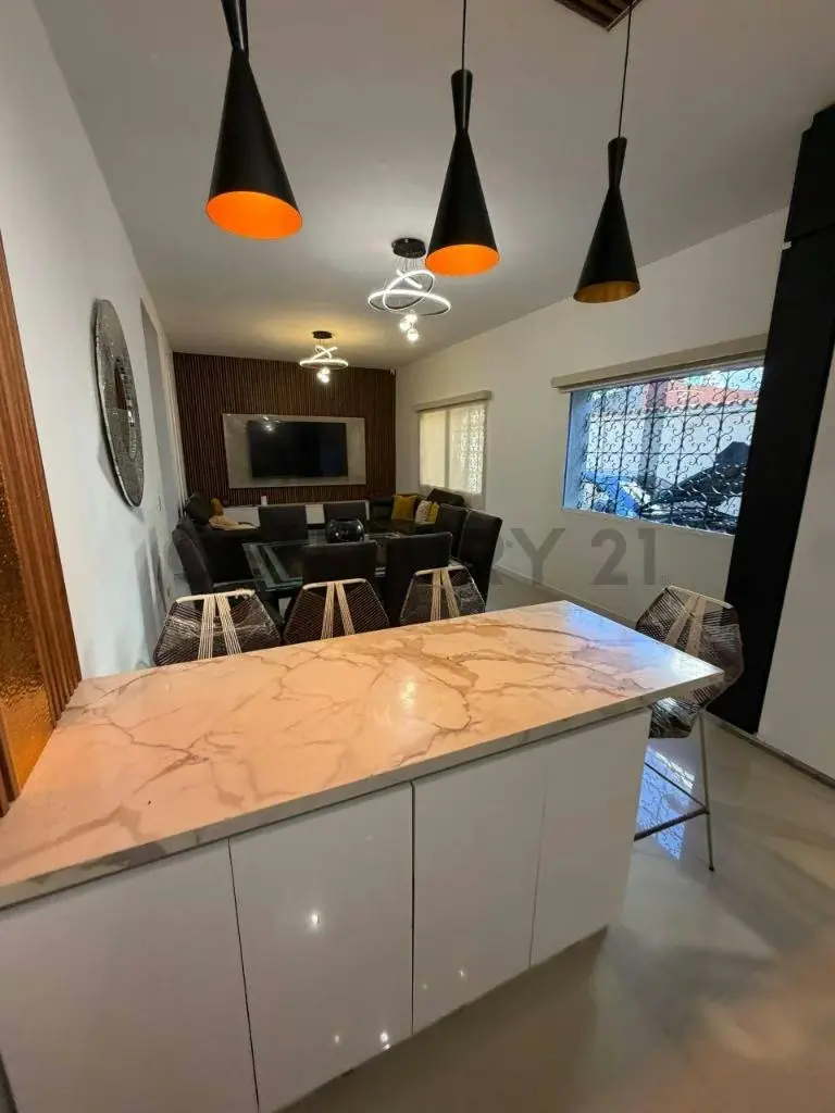 Casa En Vista Alegre 10ha/8ba/4pe 738mts2 - 7