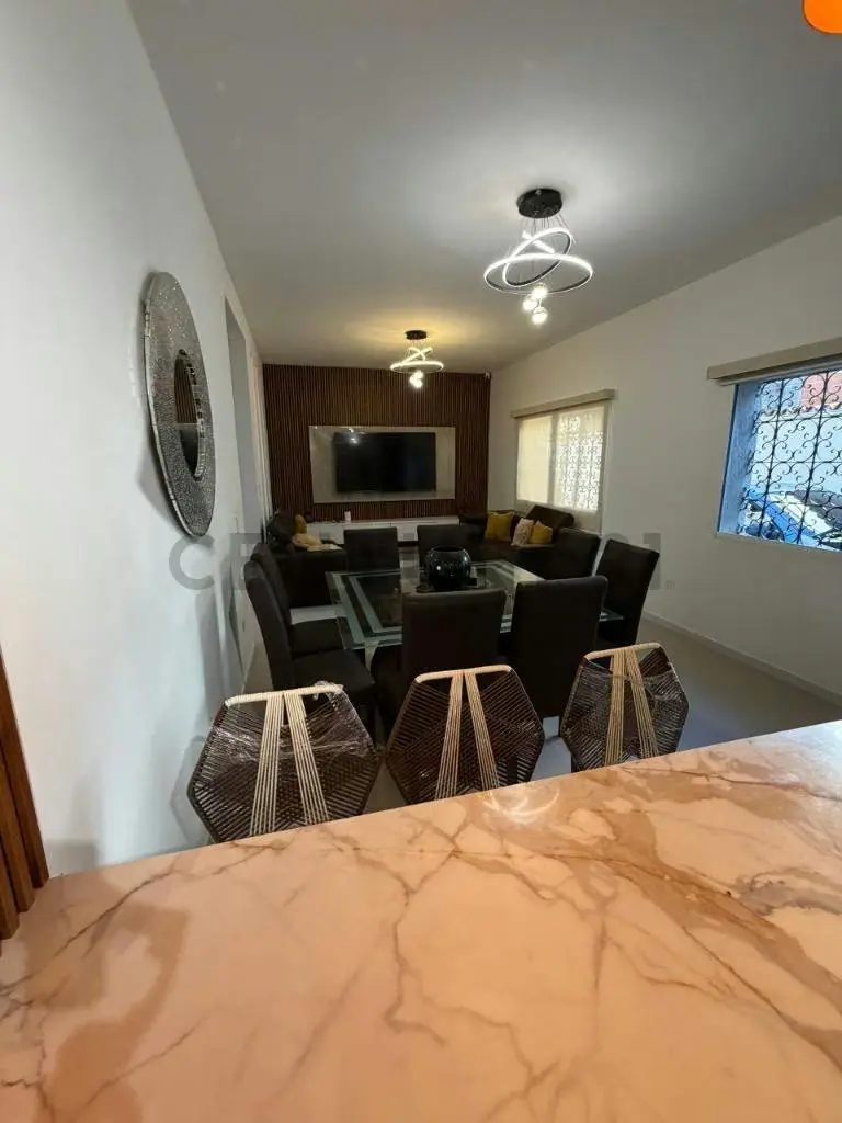 Casa En Vista Alegre 10ha/8ba/4pe 738mts2 - 8