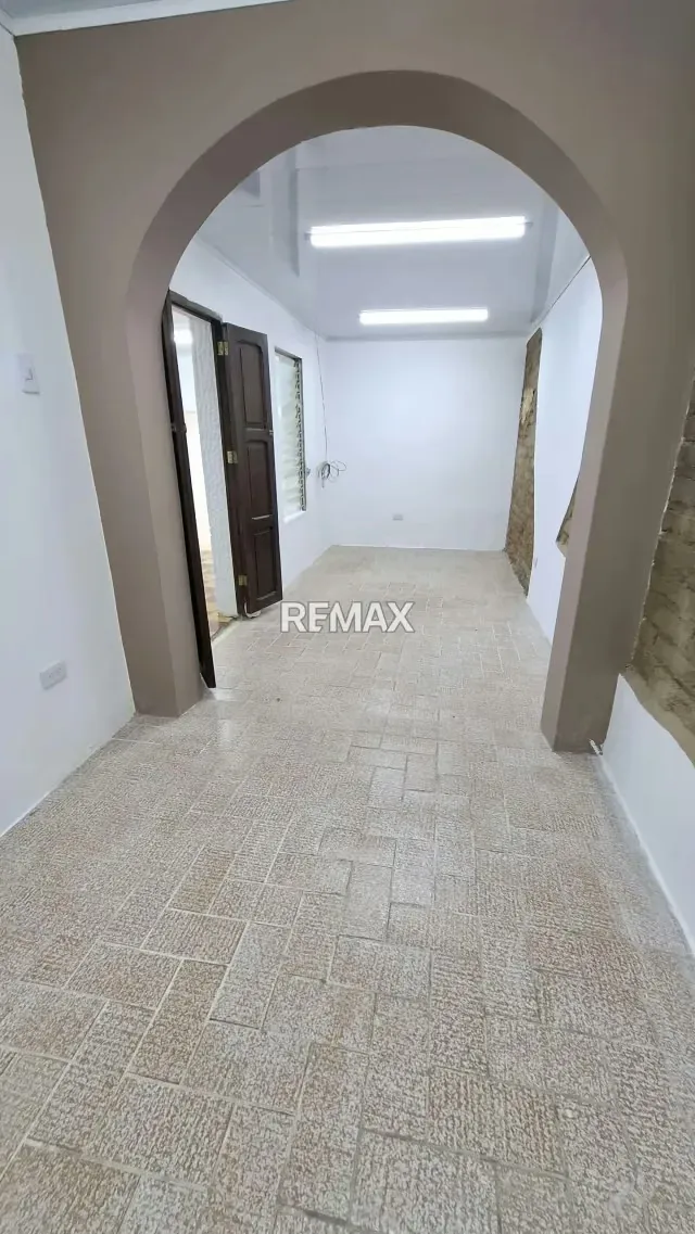 LOCAL COMERCIAL EN ALQUILER EN BARRIO OBRERO CALLE 15 - 4