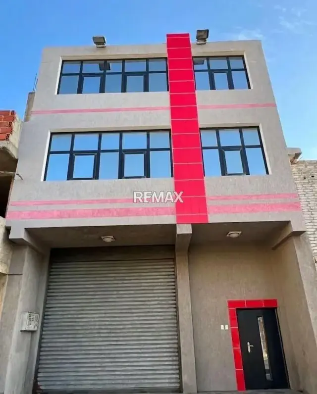 Edificio comercial en Aquiler