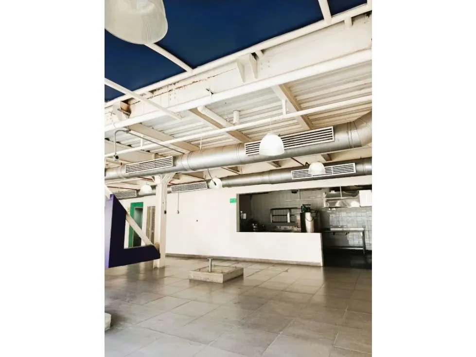 Alquilo local comercial 151m2 La Urbina 5895 - 11