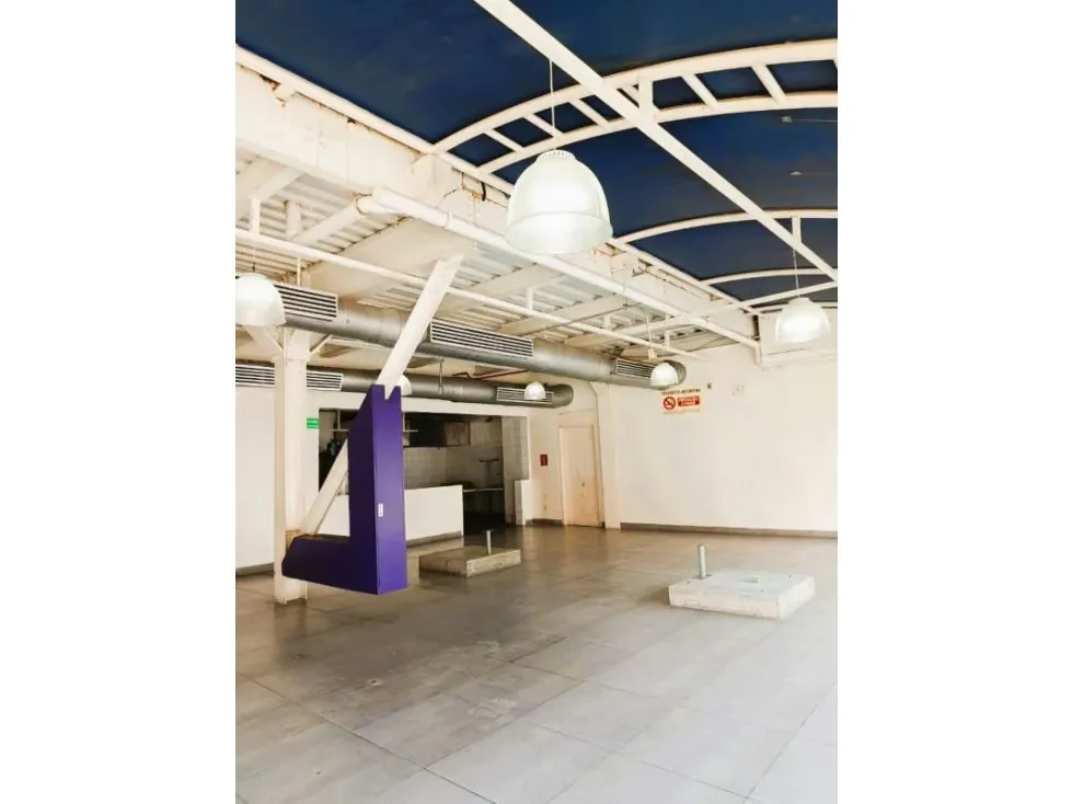 Alquilo local comercial 151m2 La Urbina 5895 - 10