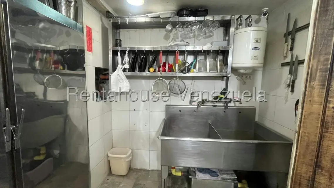 Local Comercial en Venta en Los Samanes, Distrito Metropolitano - 4
