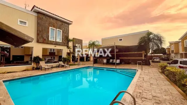 TOWNHOUSE EN ALQUILER EN CIUDAD OJEDA