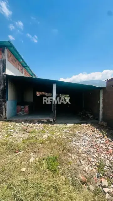 SE VENDE Lote de terreno En el sector Campo Deportivo, con avenida Sucre, Cordero