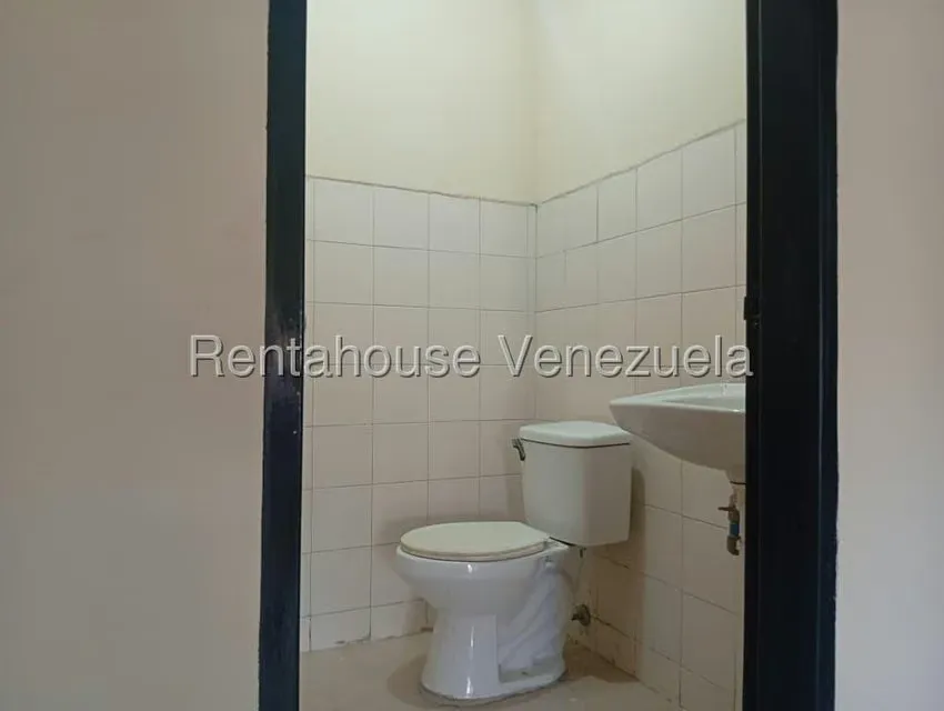 Local Comercial en Alquiler en Padilla, Zulia - 4