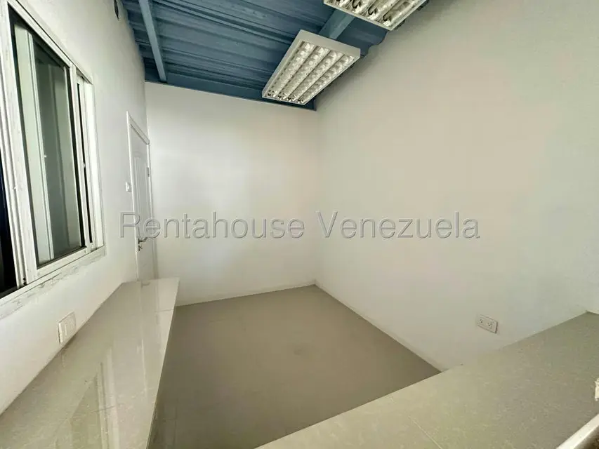 Galpon - Deposito en Venta en Zona Industrial 2, Lara - 18