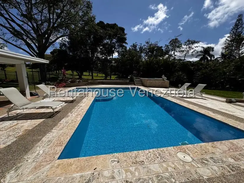 Casa (Multipes Niveles) en Venta en La Lagunita Country Club, Distrito Metropolitano