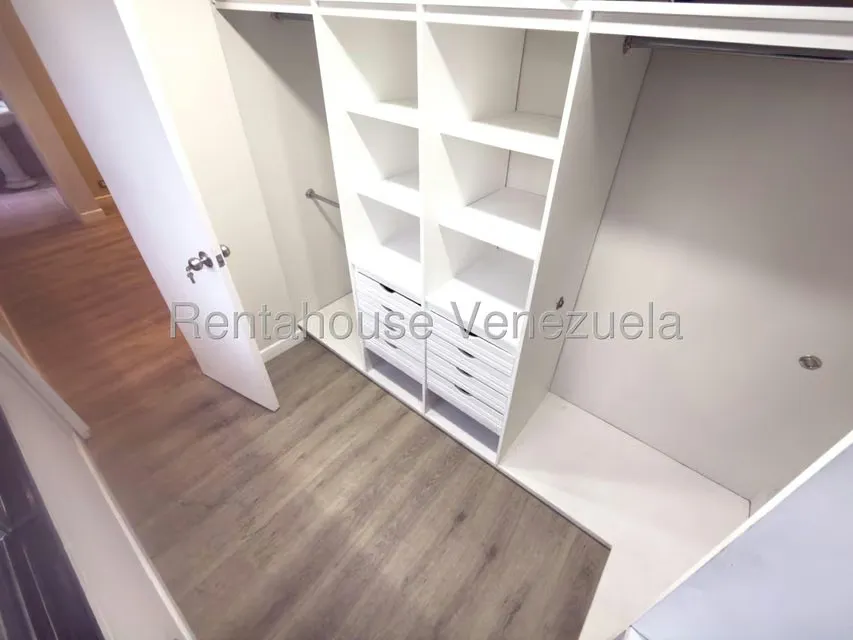 Apartamento (Multiples Niveles) en Alquiler en Los Palos Grandes, Distrito Metropolitano - 18