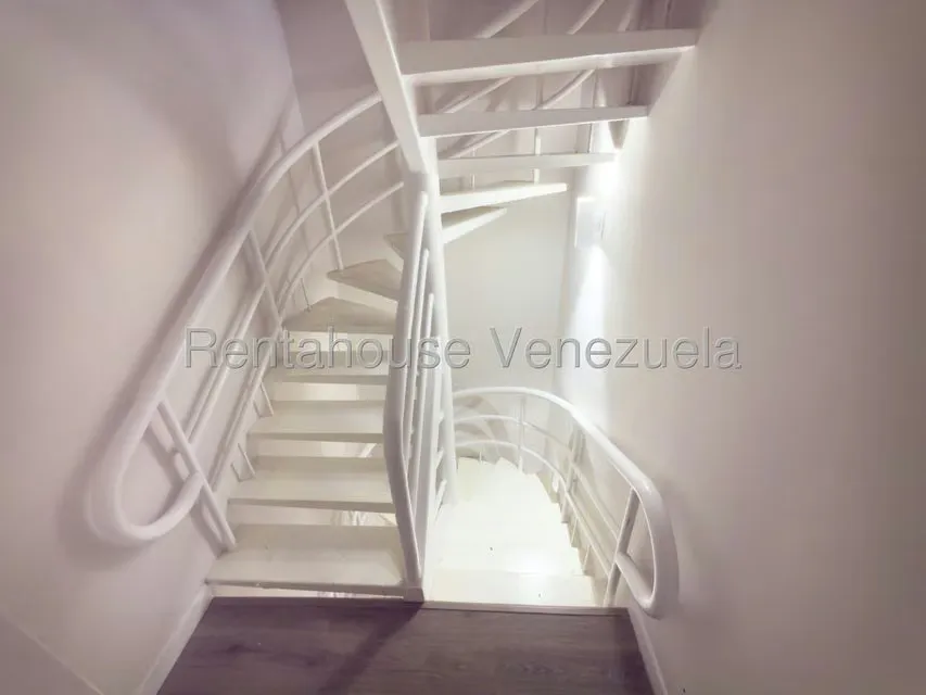 Apartamento (Multiples Niveles) en Alquiler en Los Palos Grandes, Distrito Metropolitano - 20