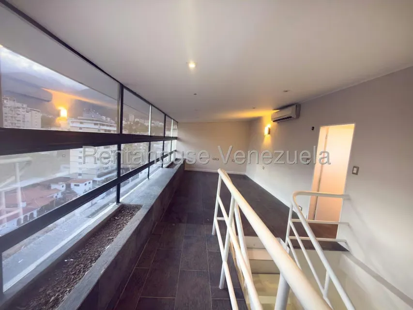 Apartamento (Multiples Niveles) en Alquiler en Los Palos Grandes, Distrito Metropolitano - 22