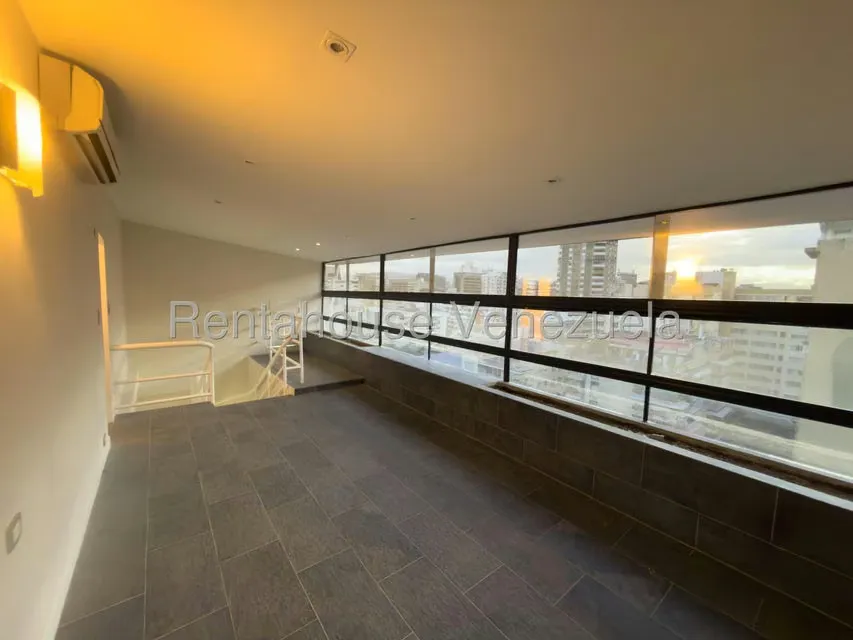 Apartamento (Multiples Niveles) en Alquiler en Los Palos Grandes, Distrito Metropolitano - 23