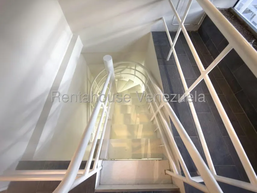 Apartamento (Multiples Niveles) en Alquiler en Los Palos Grandes, Distrito Metropolitano - 24