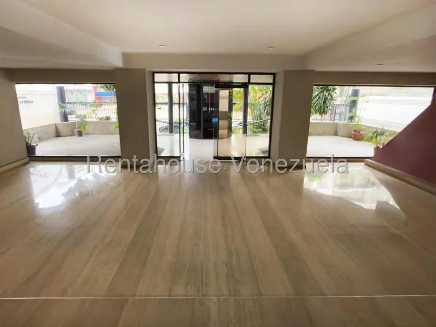Apartamento (Multiples Niveles) en Alquiler en Los Palos Grandes, Distrito Metropolitano - 28