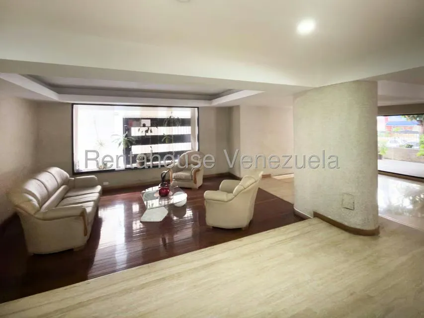 Apartamento (Multiples Niveles) en Alquiler en Los Palos Grandes, Distrito Metropolitano - 29