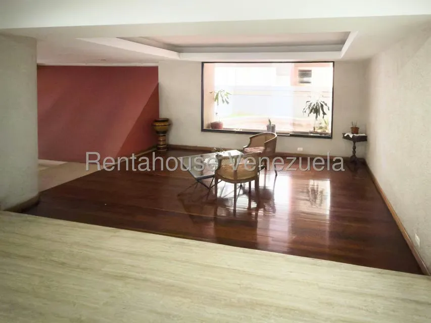 Apartamento (Multiples Niveles) en Alquiler en Los Palos Grandes, Distrito Metropolitano - 30