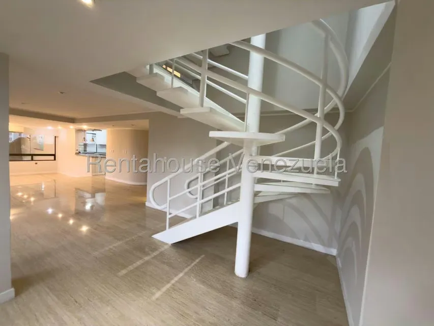 Apartamento (Multiples Niveles) en Alquiler en Los Palos Grandes, Distrito Metropolitano - 3