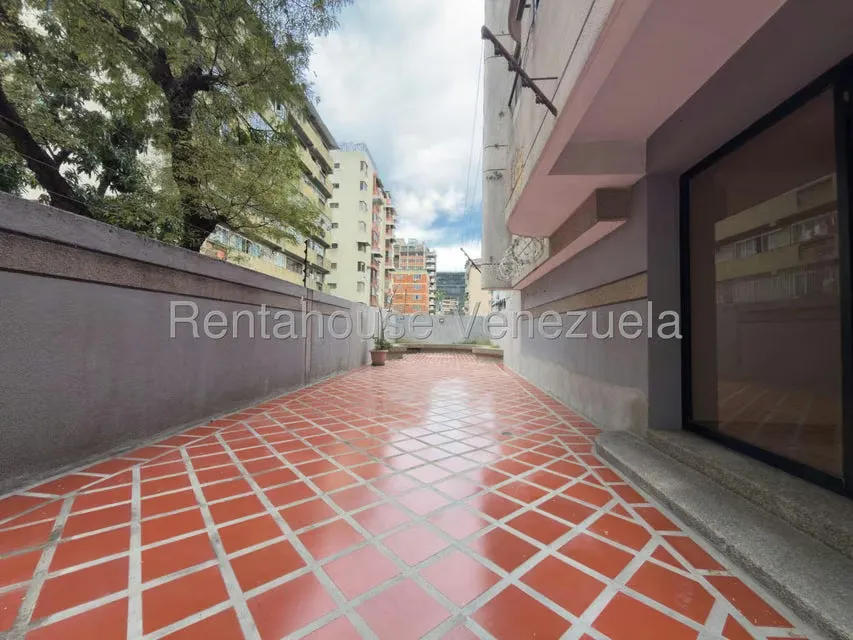 Apartamento (Multiples Niveles) en Alquiler en Los Palos Grandes, Distrito Metropolitano - 33