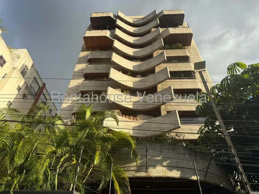 Apartamento (Multiples Niveles) en Alquiler en Los Palos Grandes, Distrito Metropolitano - 36