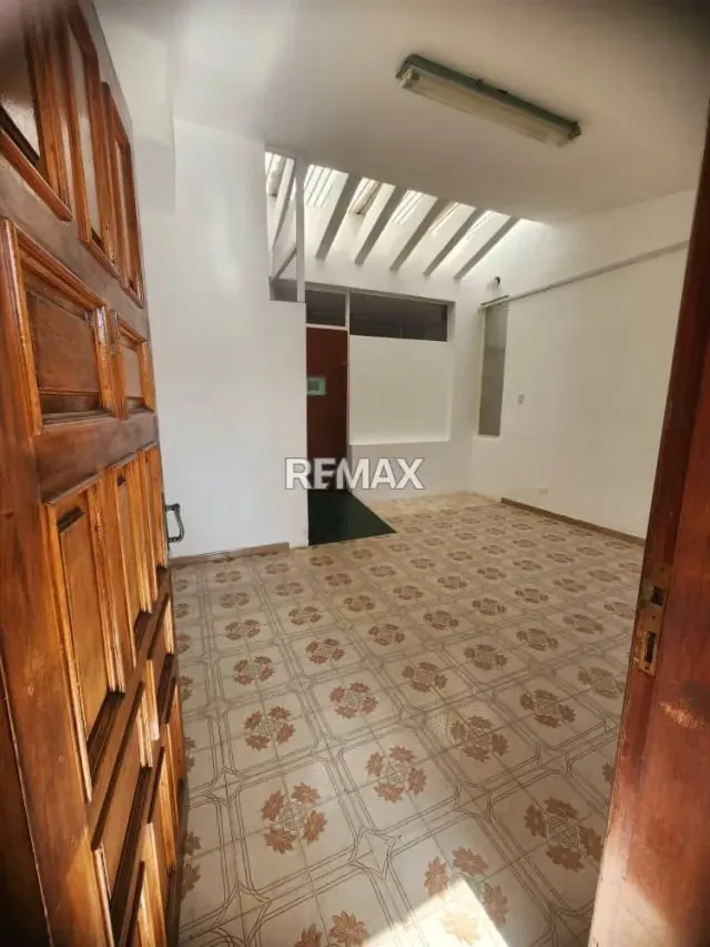 ALQUILER DE AMPLIA CASA COMERCIAL. 178M2. A una cuadra de Res. Morichal. NAGUANAGUA - 13