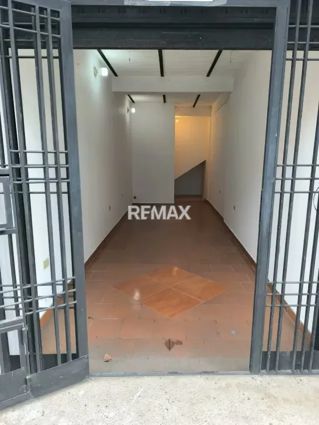 LOCAL COMERCIAL EN ALQUILER EN TARIBA - 4