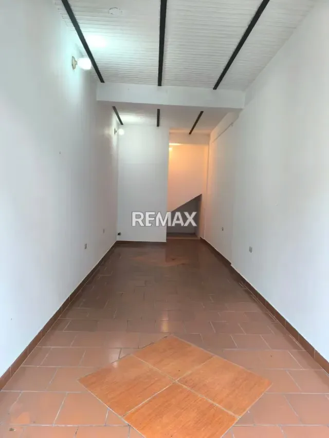 LOCAL COMERCIAL EN ALQUILER EN TARIBA - 5