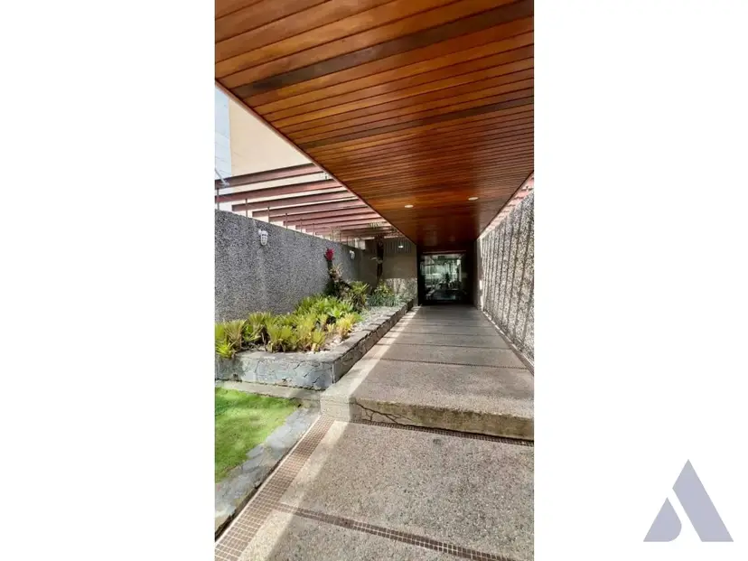 Se alquila apartamento 139m2 Santa Rosa de Lima 2573
