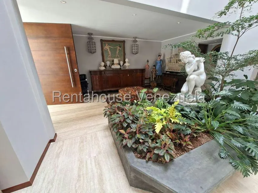 Casa (Multipes Niveles) en Venta en Los Palos Grandes, Distrito Metropolitano - 12
